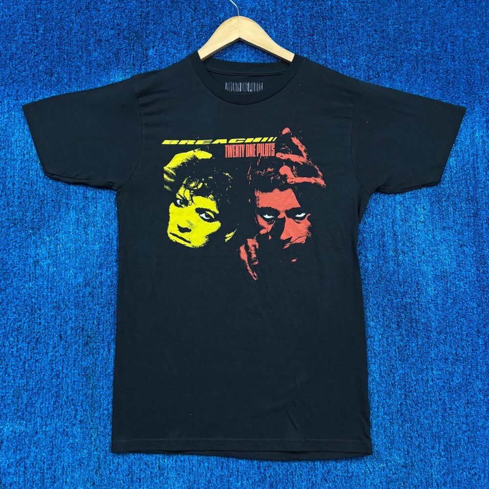 Twenty One Pilots Breach Rock T-Shirt Size Small